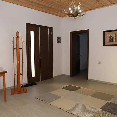 Georgemishel ゲストハウス ベラト