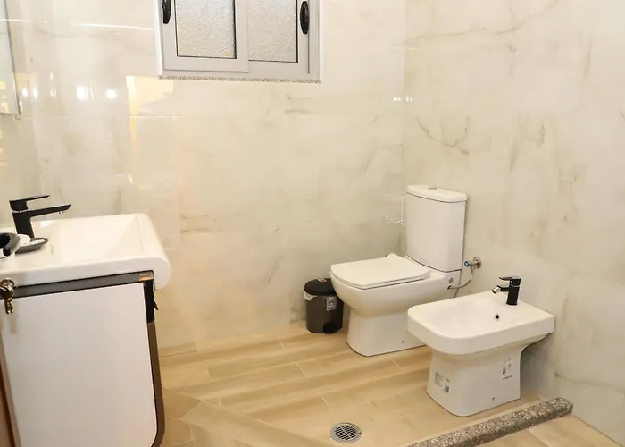 Georgemishel ゲストハウス ベラト